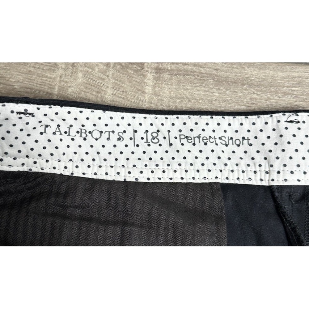 Talbots Women's Black Perfect Short Size 18 - Picture 3 of 7